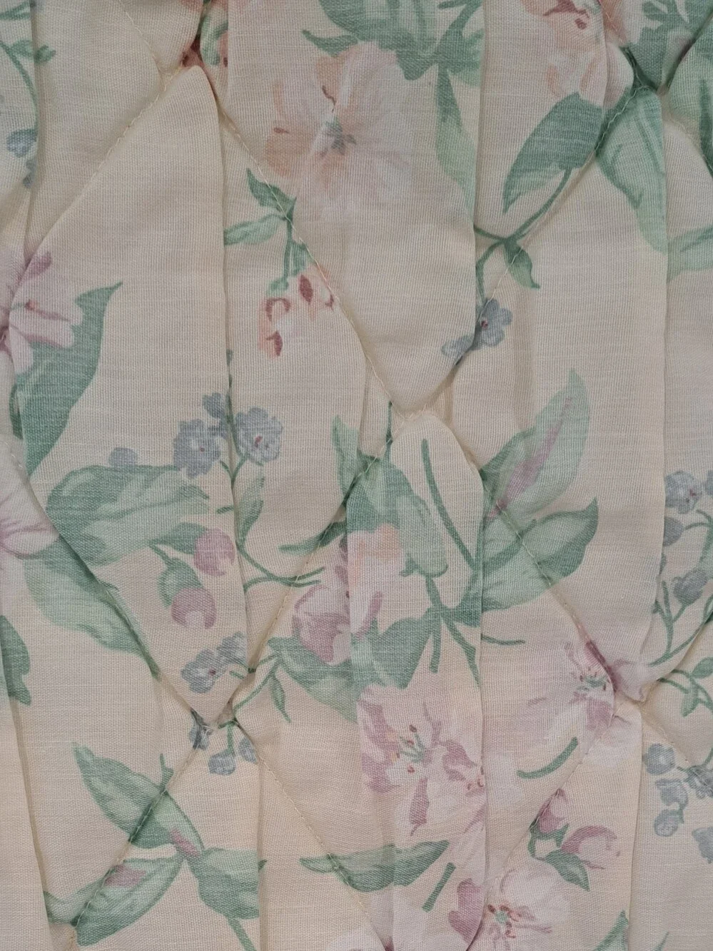 Vtg. Grannycore Floral Ruffled Cottagecore Fairycore Twin Size Bed Spread.